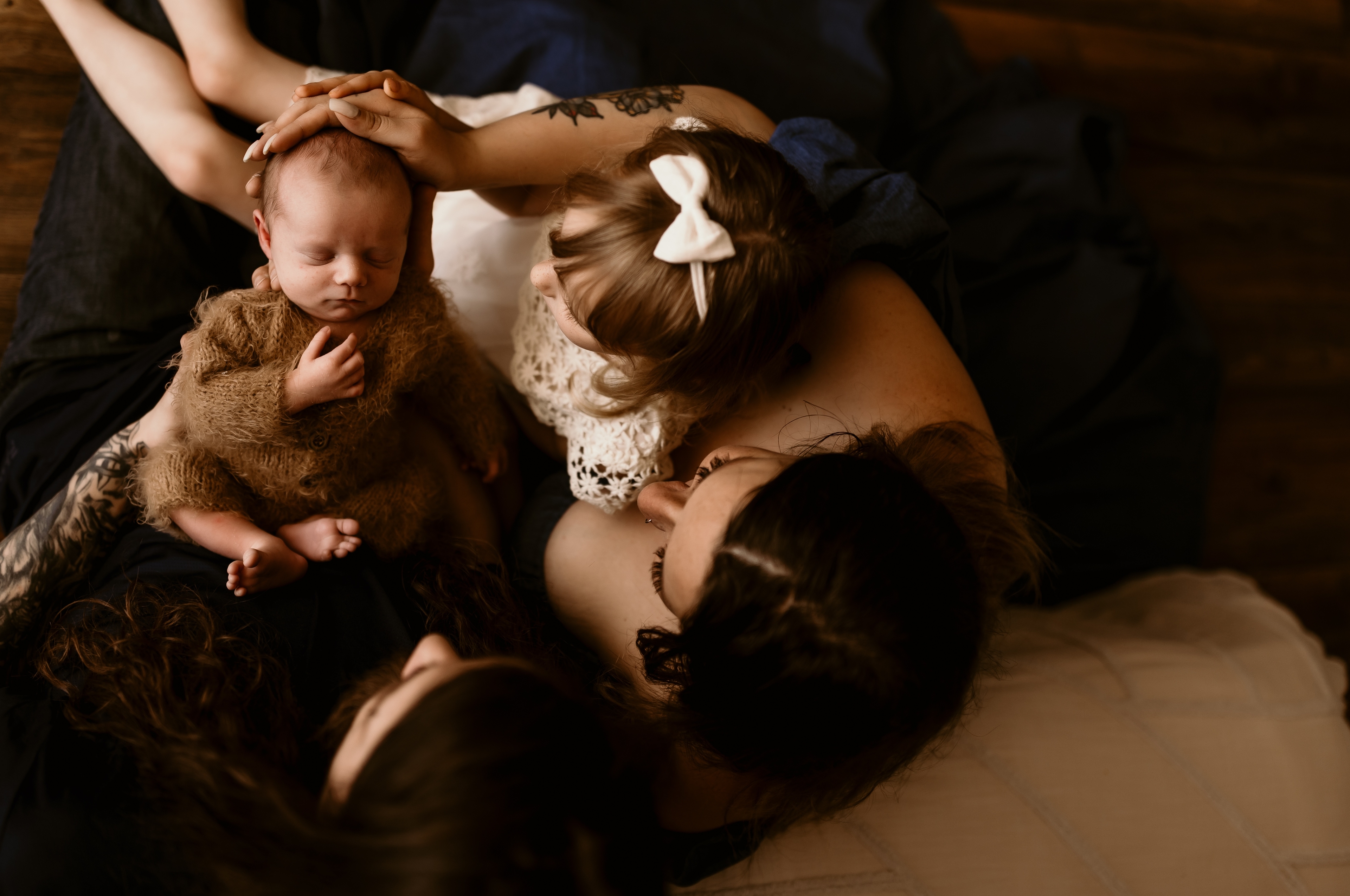 A Cozy Newborn Session in Hamilton, Burlington, and Surrounding Areas – Wrapped in Love and Intention