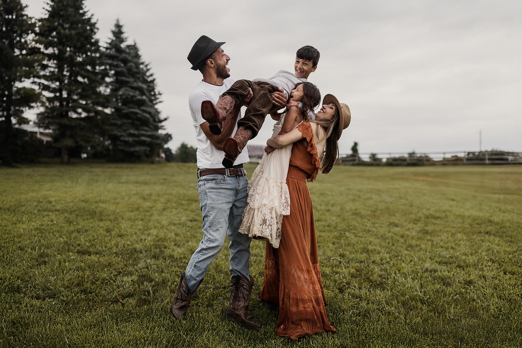 Farmhouse Family Session at The Green Acres | Hamilton + Burlington Family Photographer
