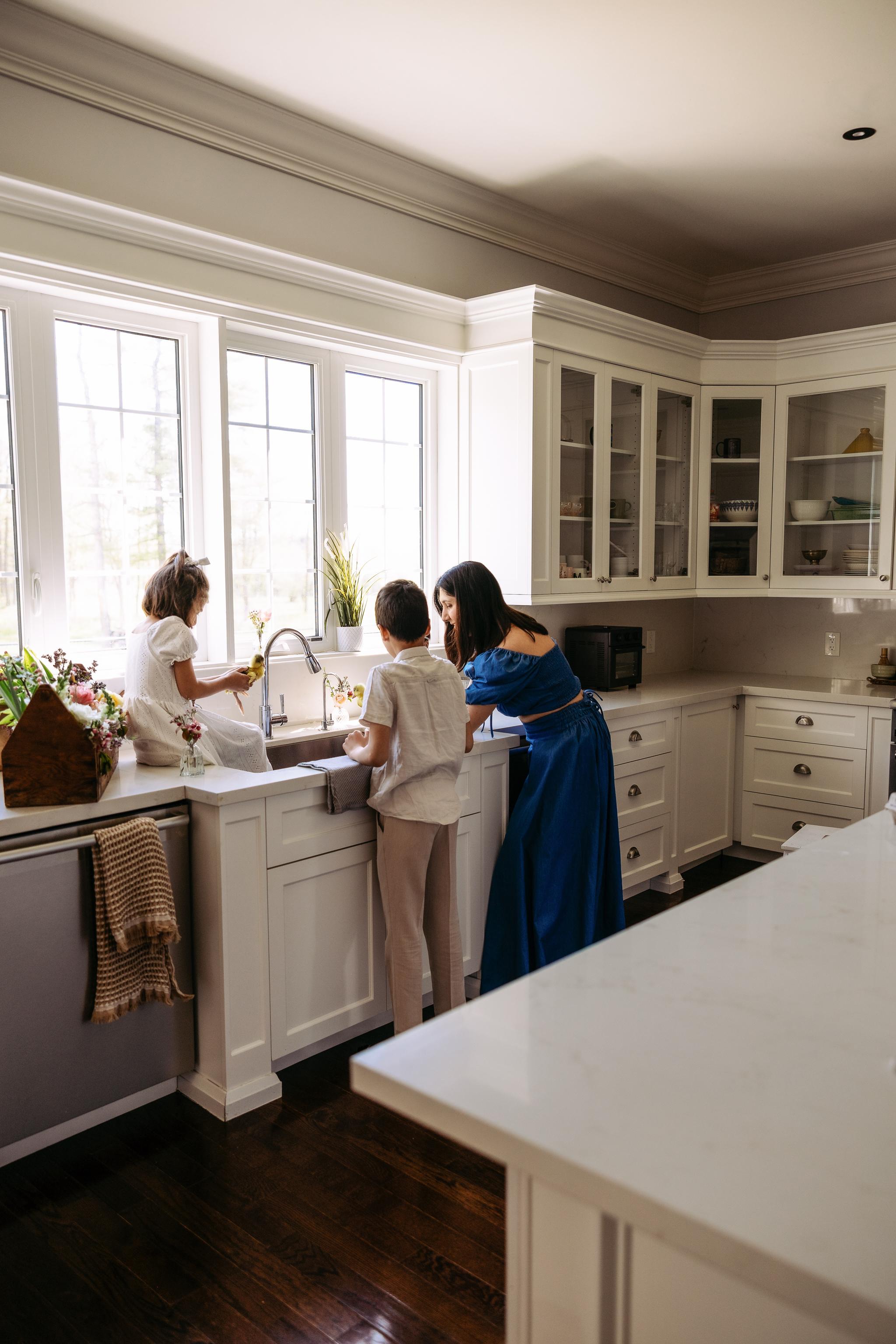 Capturing the Magic of In-Home Family Sessions at The Green Acres: A Sneak Peek Into the Joy