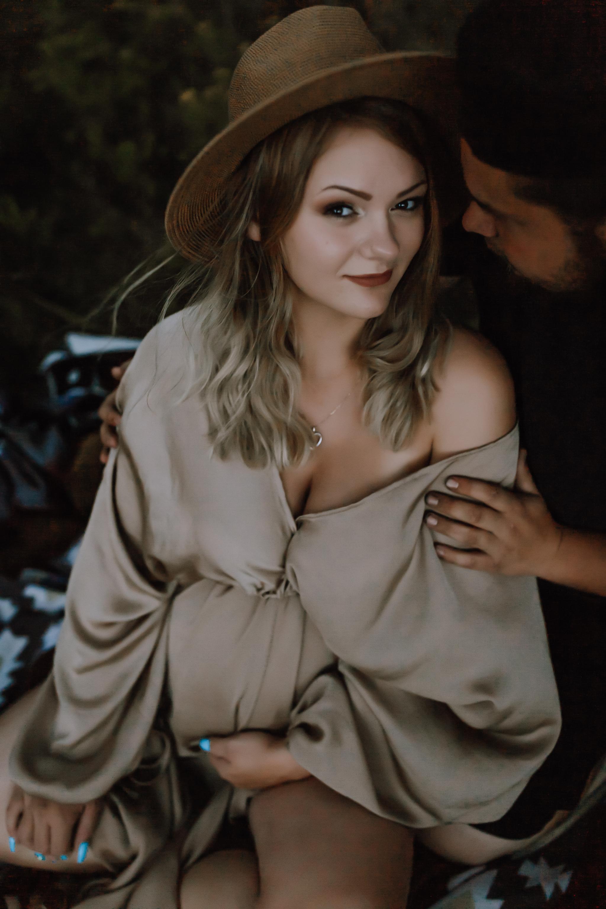 Cherishing Motherhood: The Intimacy of Maternity Photography