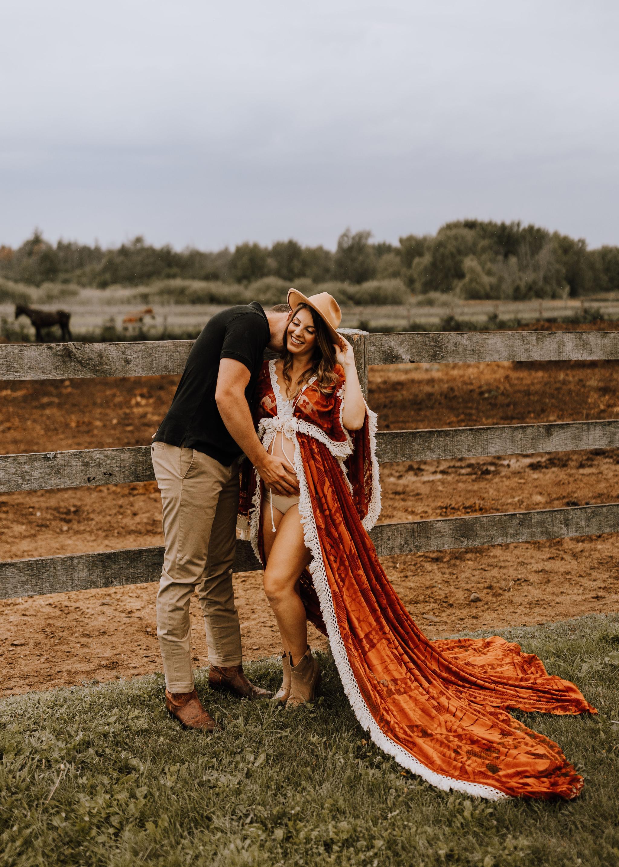 A Maternity Session with Horses at Green Acres, Waterdown Ontario