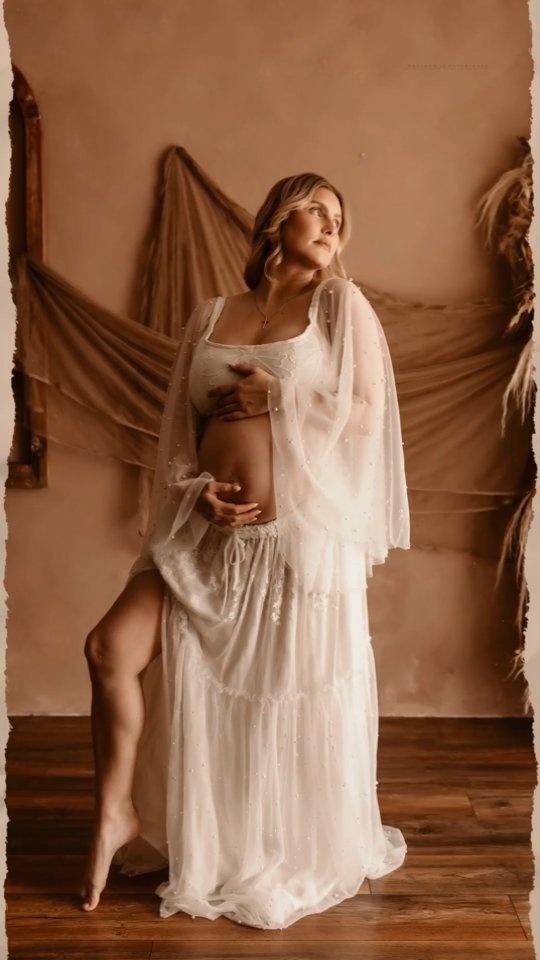 Capturing the Essence of Motherhood: Intimate Maternity Moments